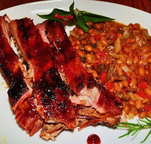 BBQ ribs with beans