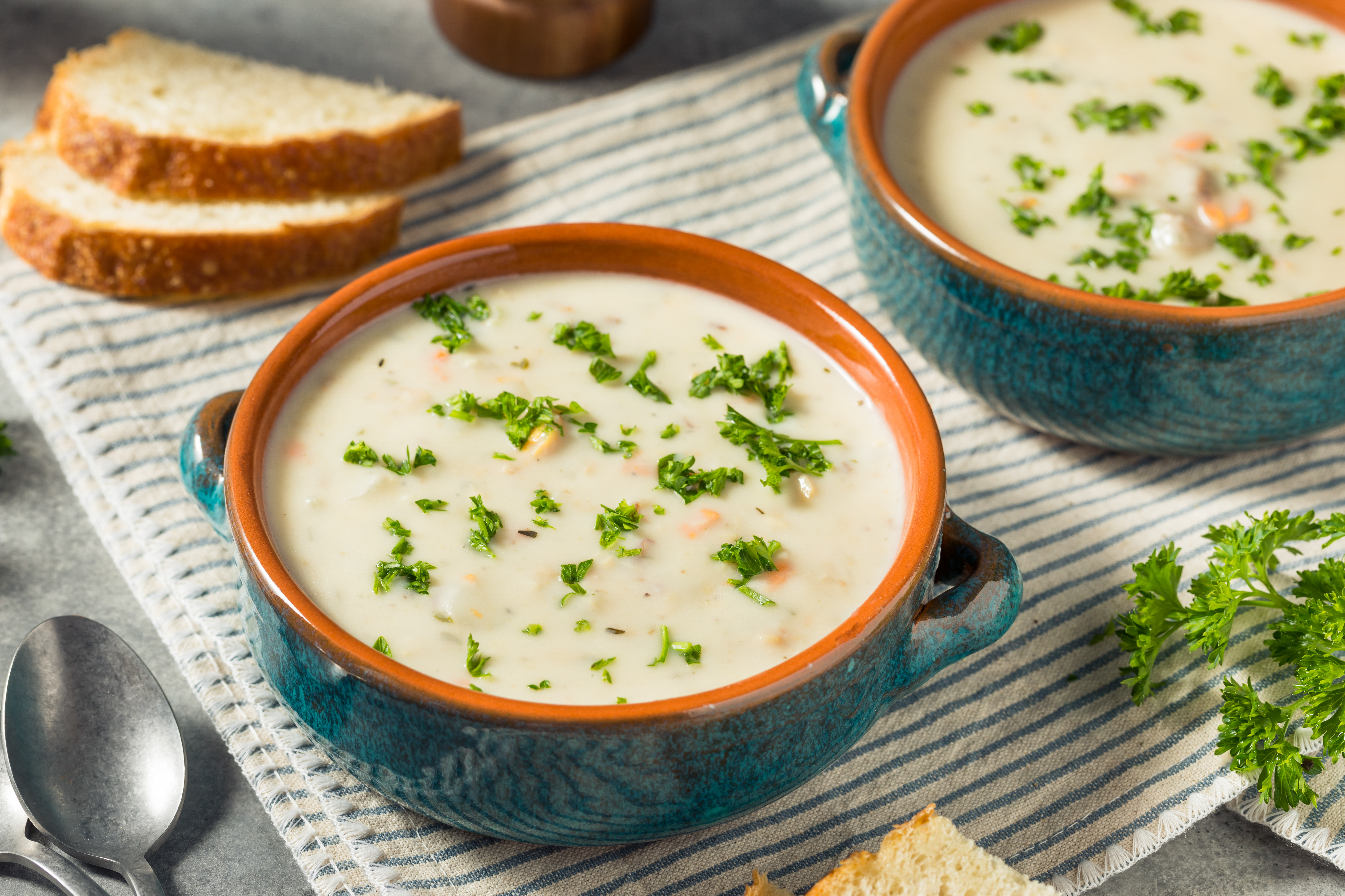 homemade creamy clam chowder soup
