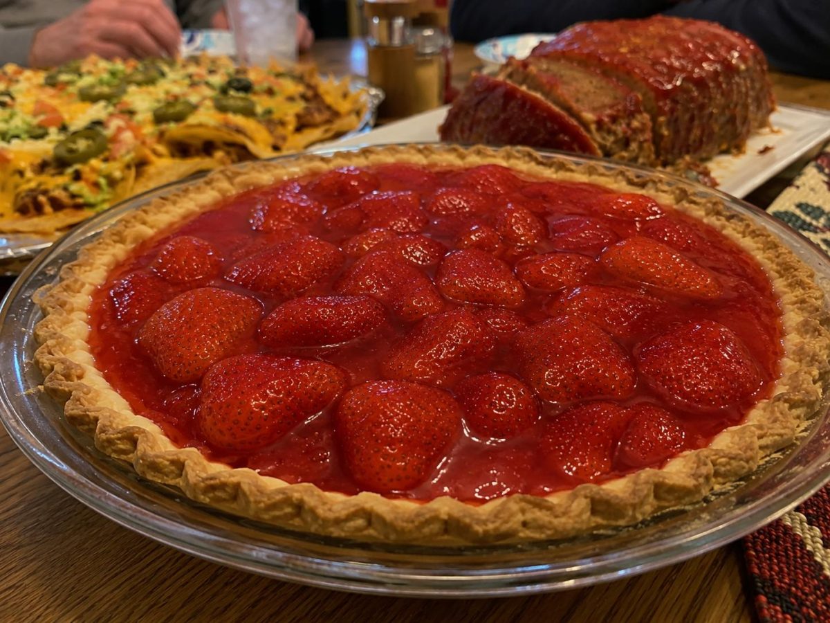 strawberry pie table